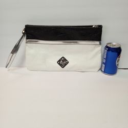 Simply Vera Wang Clutch / Wristlet, black / white / silver.