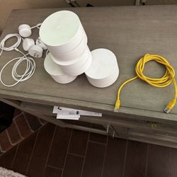 Google mesh routers 4 hubs covers 3600 sqt