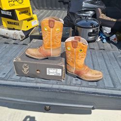 Boots Size 8