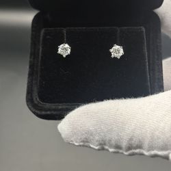 VVS1 Moissanite Stud Earrings