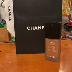 Chanel Ultra Le Teint Ultra Daywear Flawless Foundation