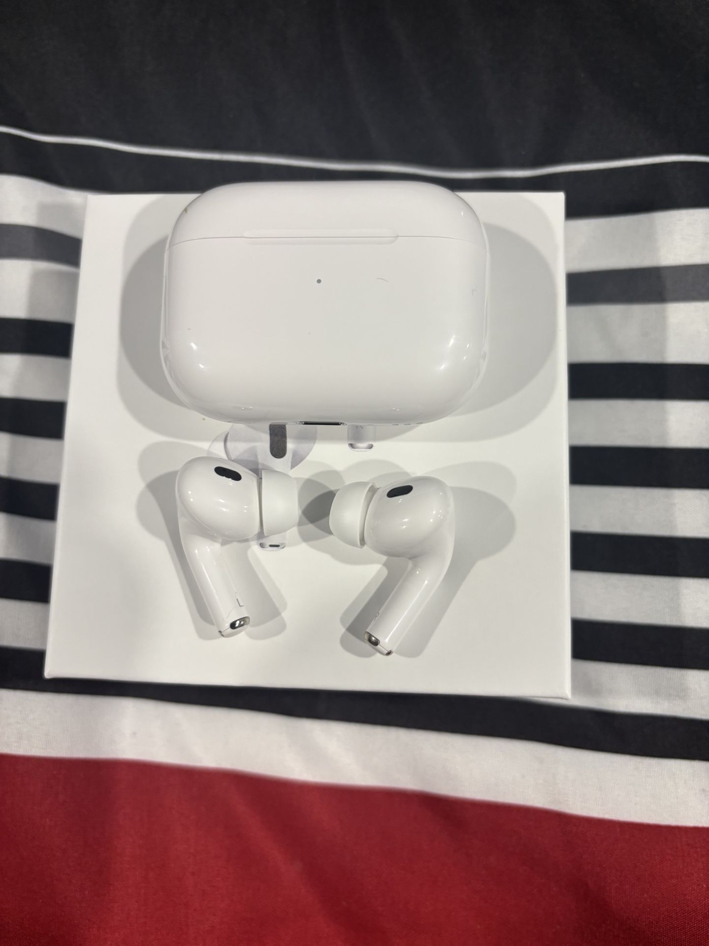AirPods Pro 2 Like New Works Great
