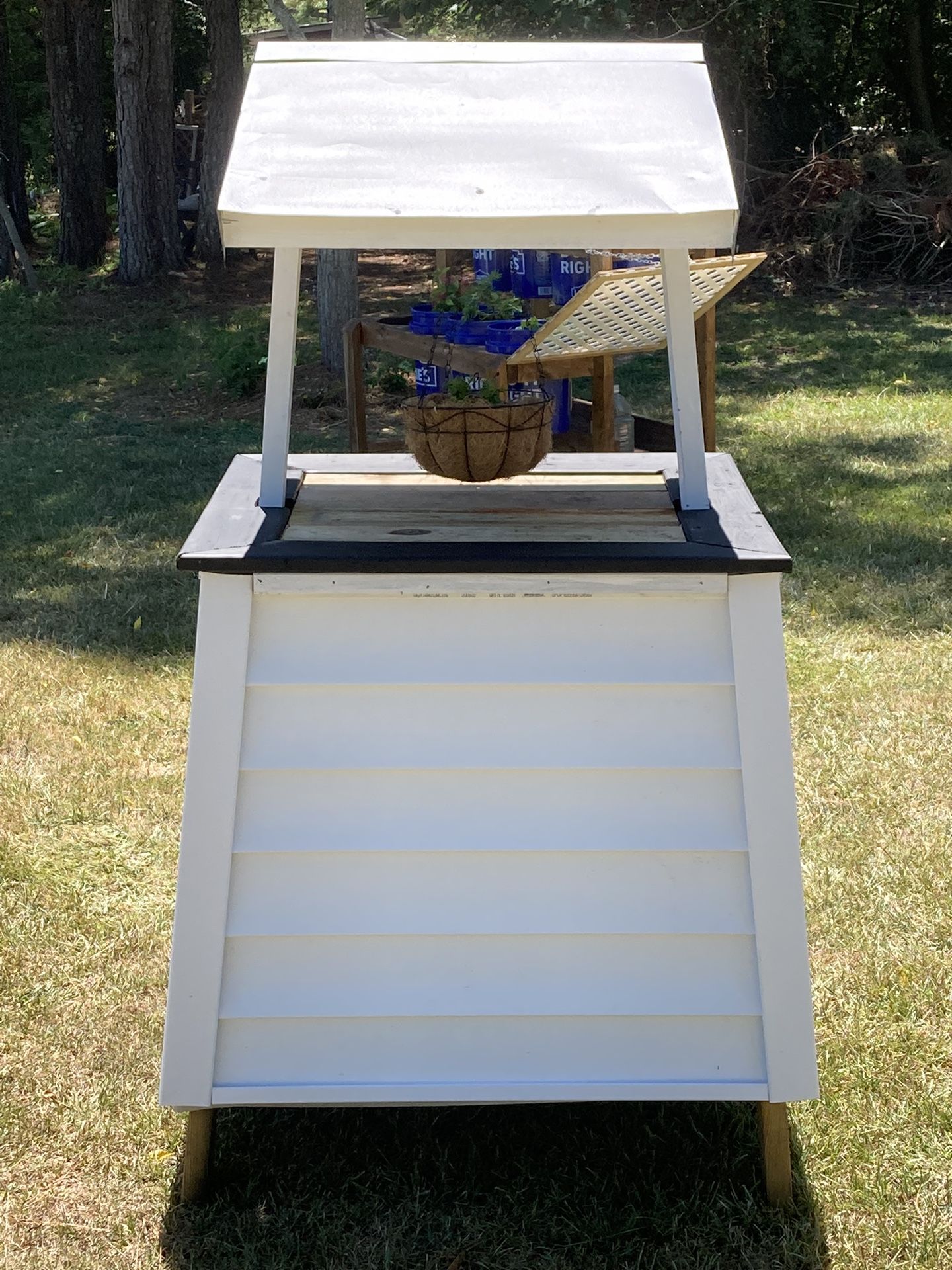 Large Heavy Duty Wish Well Style Well Pump Cover Or Yard Decoration