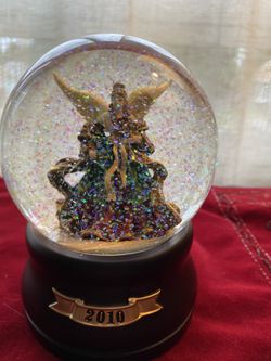 Christmas Musical Angel Snowglobe 