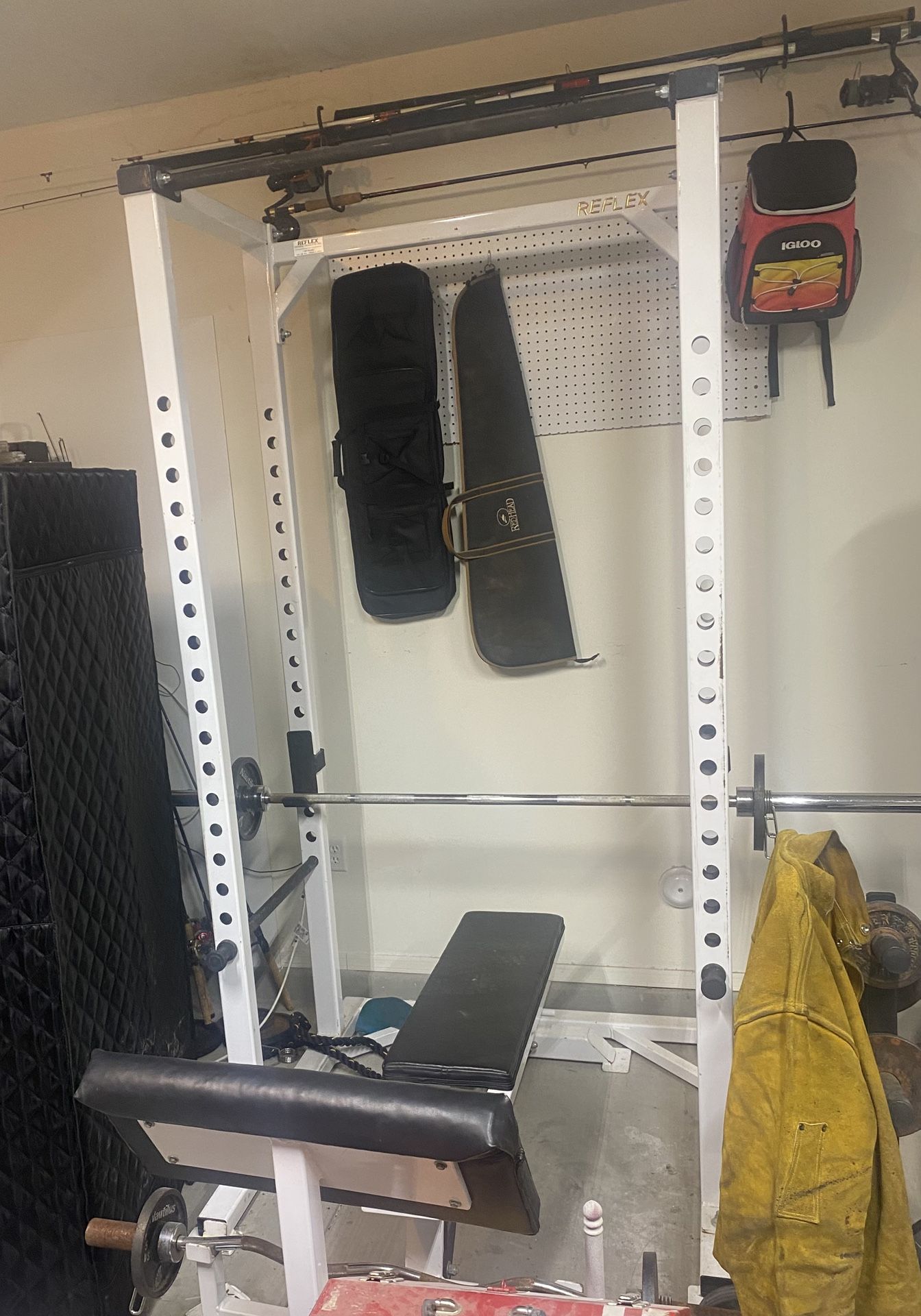Gym, Equipment / Punching Bag / Gym Belt