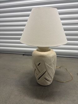 Ceramic Table Lamp with Leaf Relief