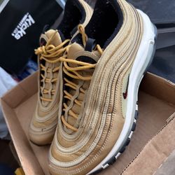 Nike Air Max (Size 11)