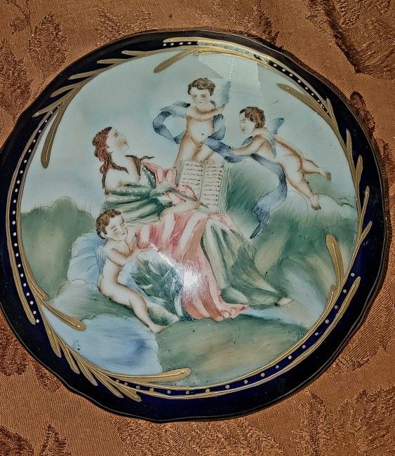 Porcelain Vanity Dresser Box / Powder Box