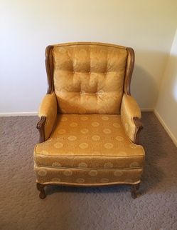 Vintage Broyhill Gold Wingback Accent Chair – Solid Wood Frame