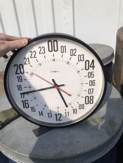 Vintage Howard Miller Clock