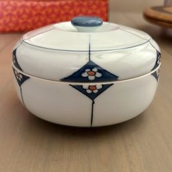 Japanese Bowl With Lid 