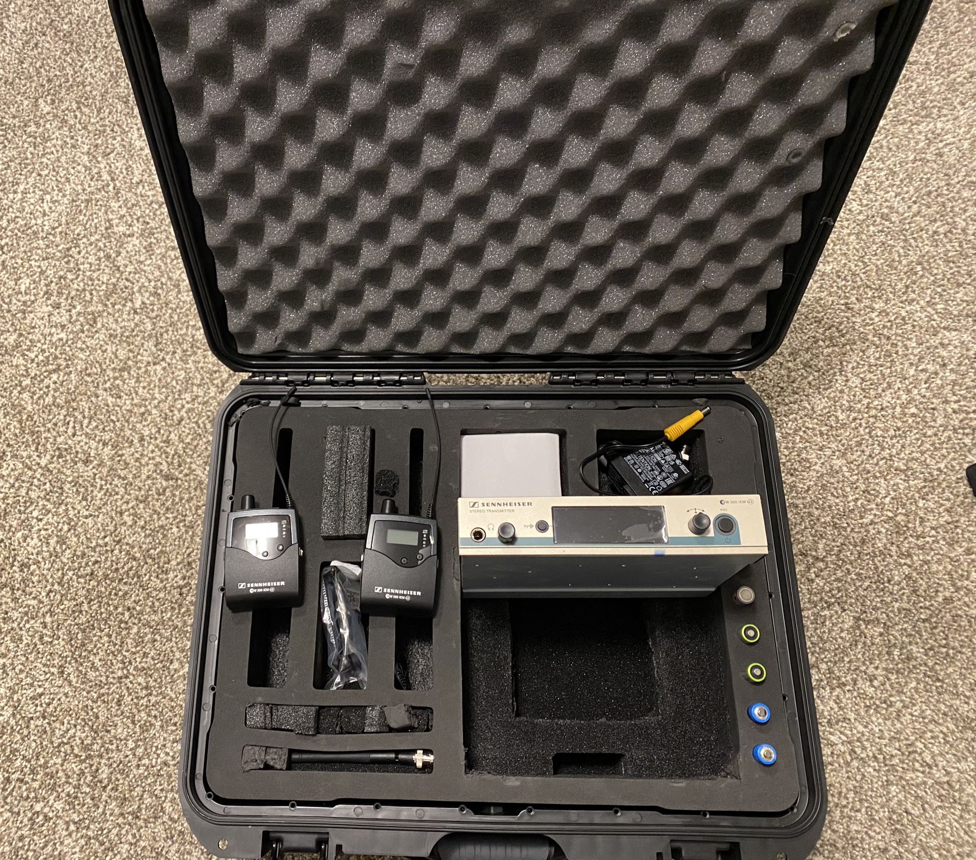 Sennheiser EW 300 IEM G3 In Ear Monitor Wireless system with 2 receivers and Gator hardshell case