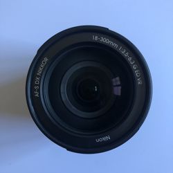 Nikon AF-S DX Nikkor