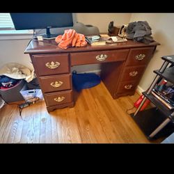Desk Must pick Up