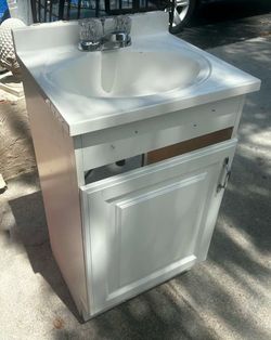 Bathroom Vanity- 19”Lx17”Wx33”H