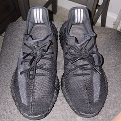 Yeezy Boost 350 V2 Black Onyx SIZE 9 Men