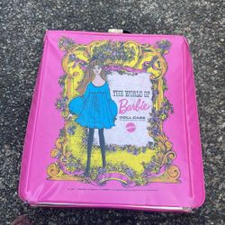 Barbie Case , Barbie Doll And Vintage Clothes 
