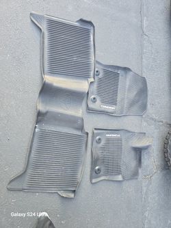 2022 Toyota tundra Floor mats OEM