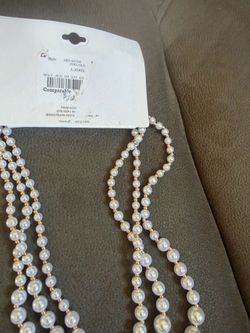 Beaded necklace with earrings