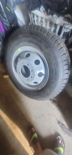 16" 8 lug Chevy dually tire and rim