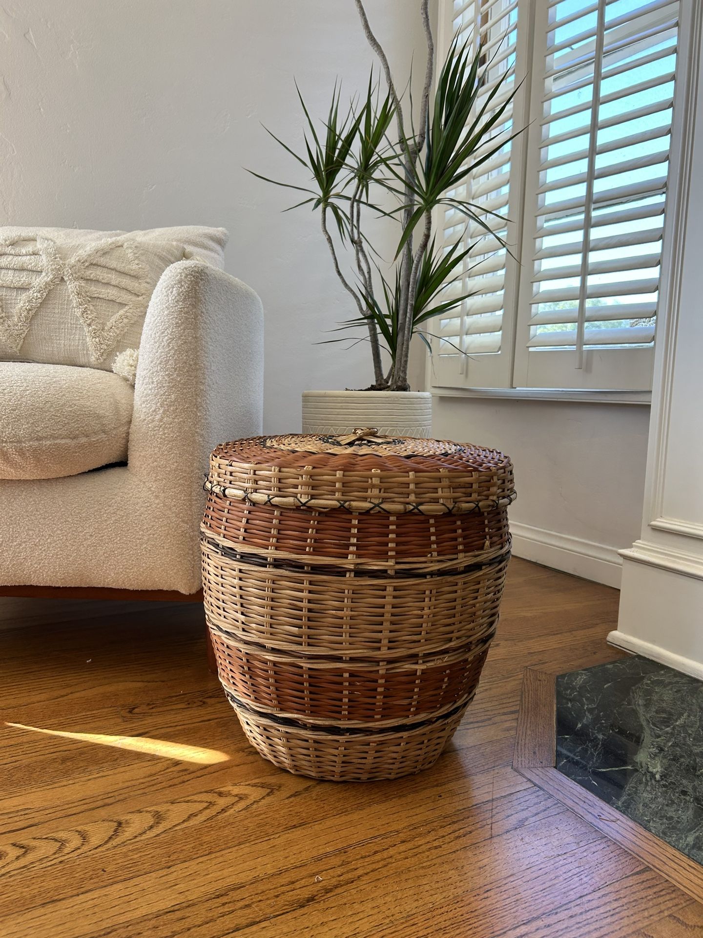 Vintage Storage Wicker Rattan Woven Retro Mid Century Modern Display Rare Original Collectibles Toys Lid Rattan Cane Collect Boho Coastal Anthologie 