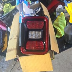 2019 2020 2021 2022 2023 2024 Jeep Wrangler LED W/Blind Spot Tail Light Left OEM