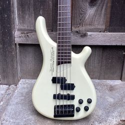 Tune Bass Maniac 5 String Bass