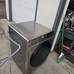 Samsung Front Load Wash Machine/ Needs Repair