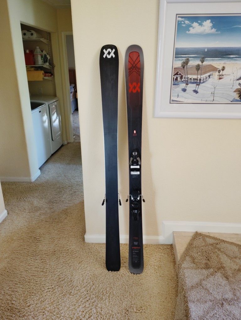 VOLKL Mantra M7 Skis Size 170