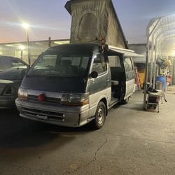 1989 Toyota Van