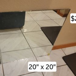 Mirror 20" x 20"
#Bathroom
$20
Pick up in Harlingen near Walmart
Antiques, Telephones & Flags
