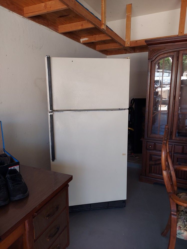 Refrigerator