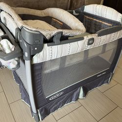 Gracco Pack n Play With Changing Table, Caddy And Bassinet