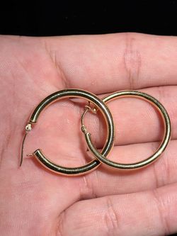 10k gold hoop earring