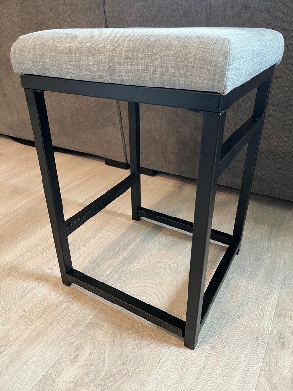 Single Bar Stool (New)