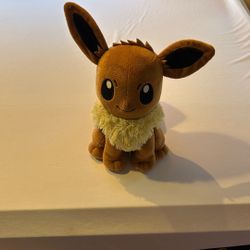 Pokémon Stuffed Animal Evee
