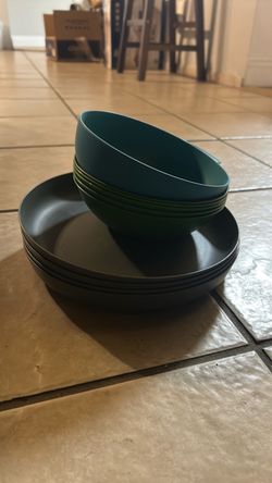 Plastic plates and bowls