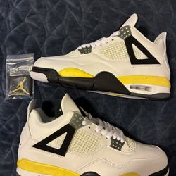 4s For Sale Size 10 200$ Willing To Negotiate 