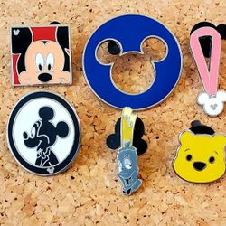Lot of Disney Trading Pins. Lot 68