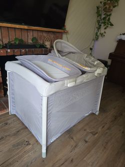 Graco Pack N Play Fold Light
