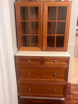Cabinet drawers and separate hanging cabinet