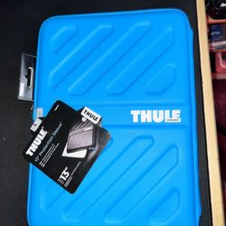 13-14 Inch THULE GAUNTLET LAPTOP CASE  BRAND NEW