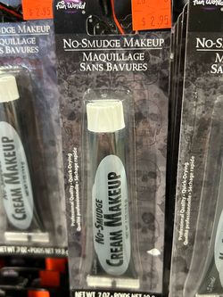 Fun World No-Smudge Black Cream Makeup