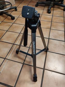 Adjustable to 3 feet, universal camera photo stand by Quantaray