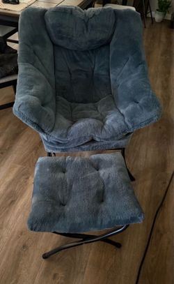 Washable fuzzy chair with footstool