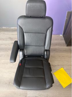 2021 Chevy Tahoe Driver side rear captain  chair