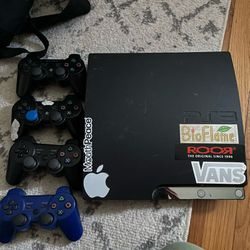 PS3 + 4 Controllers 