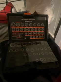 32 piece bolt extractor set
