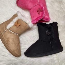 Botas Para Niña 👧 10$ El Par Vivo En Orosi 