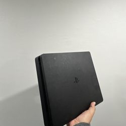 PS4 Slim Edition